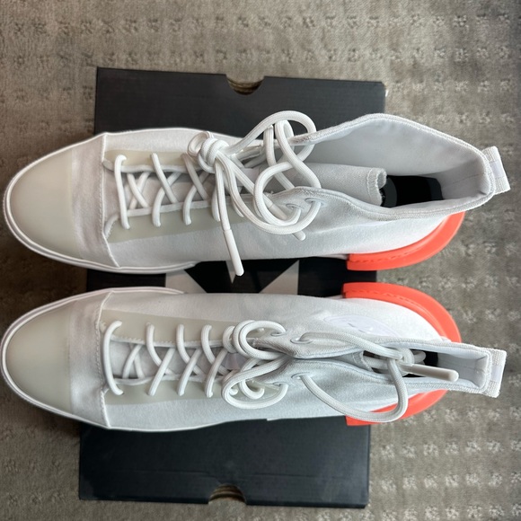 Converse high tops - new and never worn - Picture 2 of 11